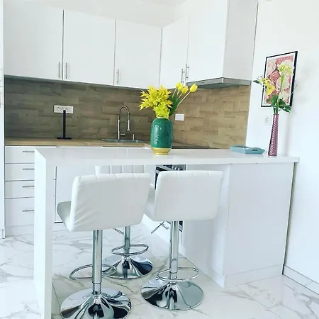 Apartment Deluxe *
