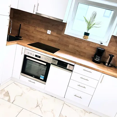 Deluxe Apartment *